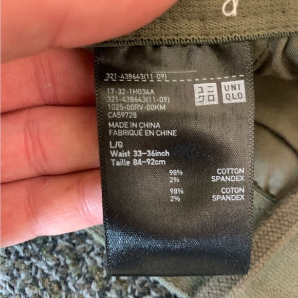 Green UNIQLO cargo pants - Picture 3 of 4